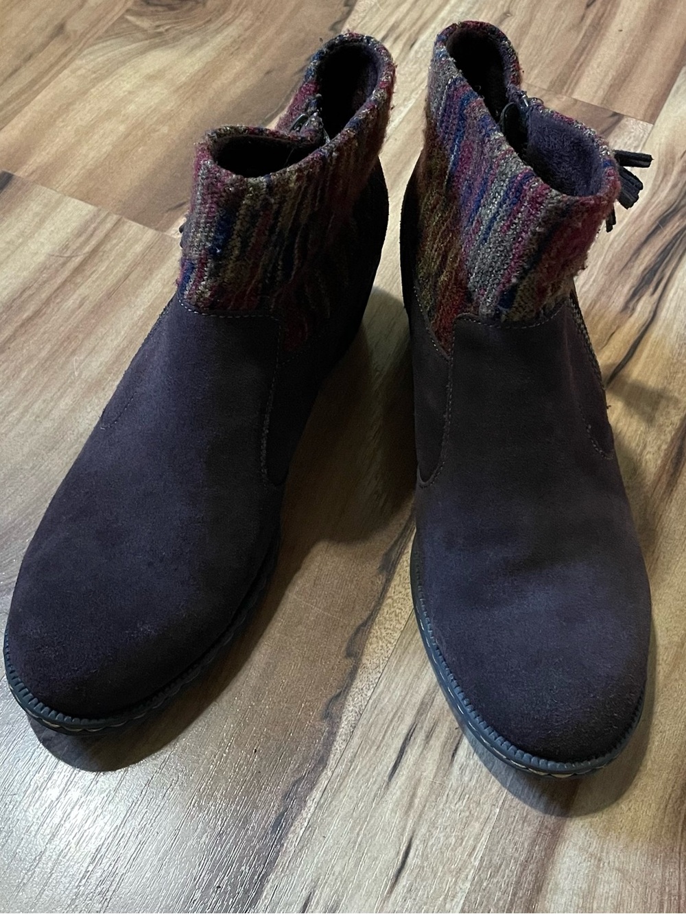 BOC Born Charon Burgundy Suede Tapestry Sweater Cuff Booties Sz 9